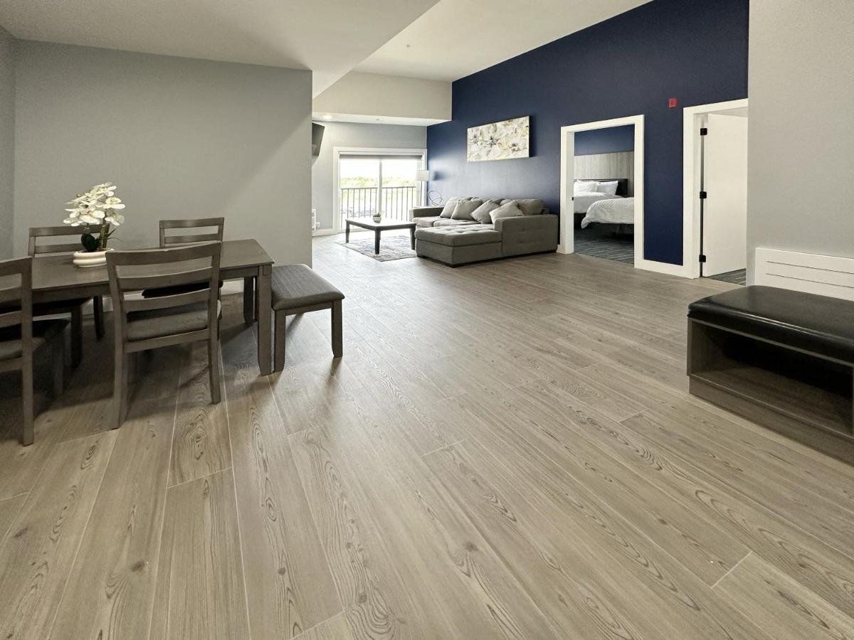 MorningGlory Hotel, Resort & Suites