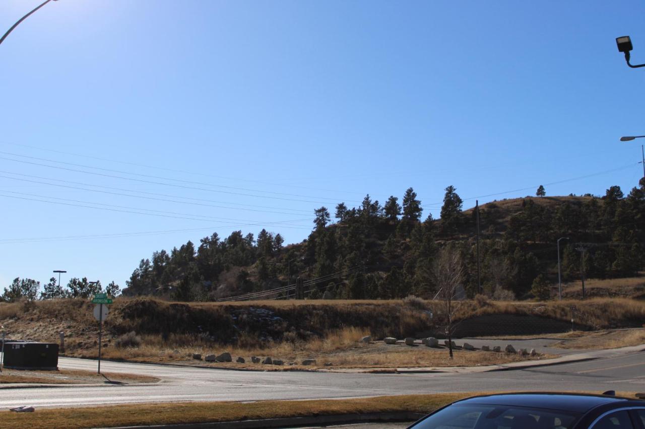  | Boothill Inn And Suites