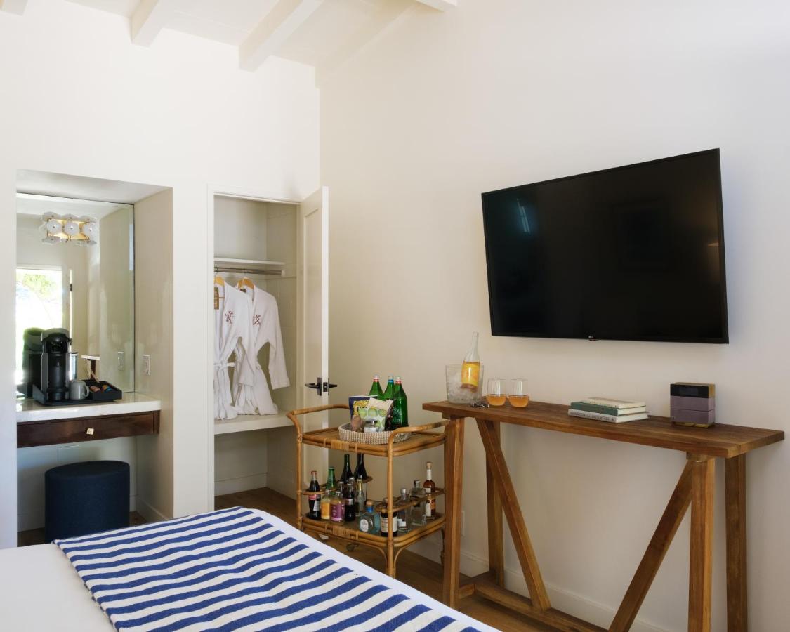 Standard Queen Room at Hotel Ynez