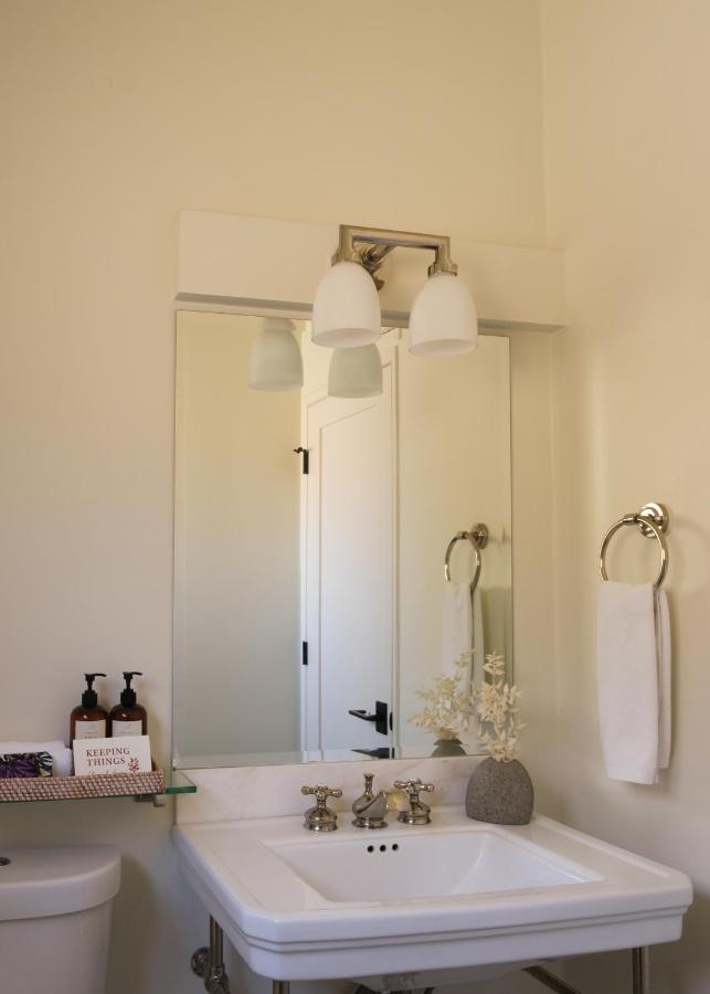 Standard Queen Room at Hotel Ynez