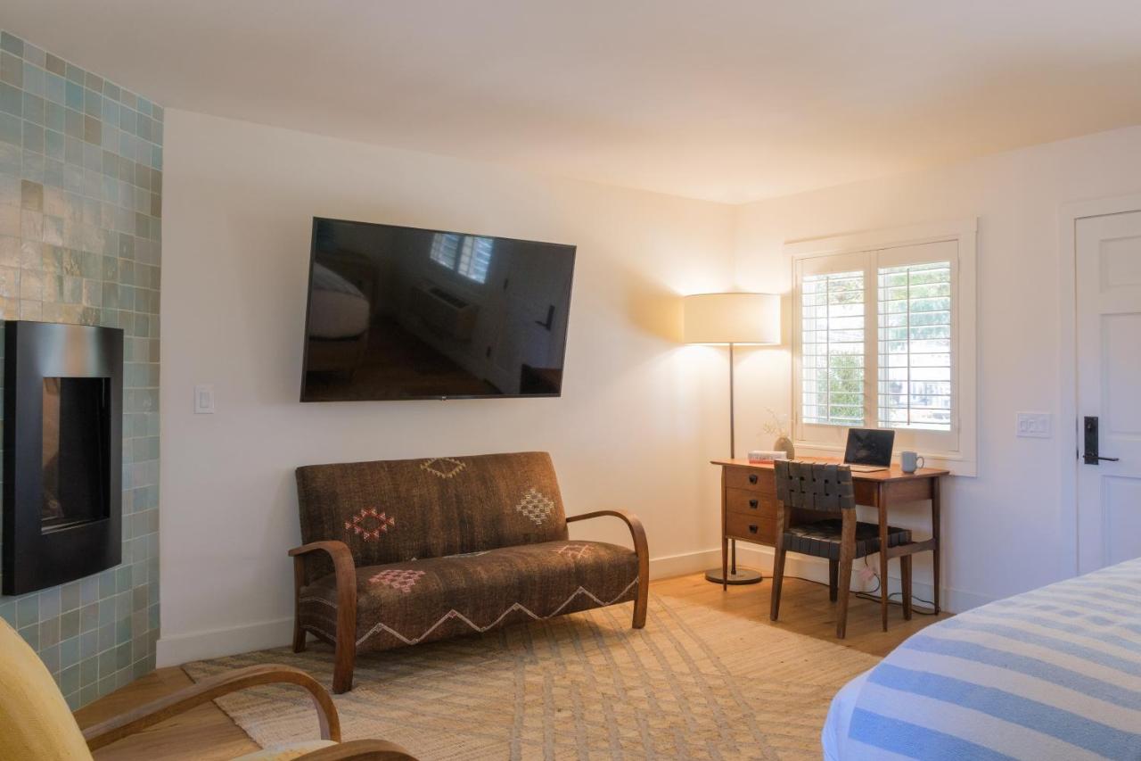 Deluxe Room at Hotel Ynez