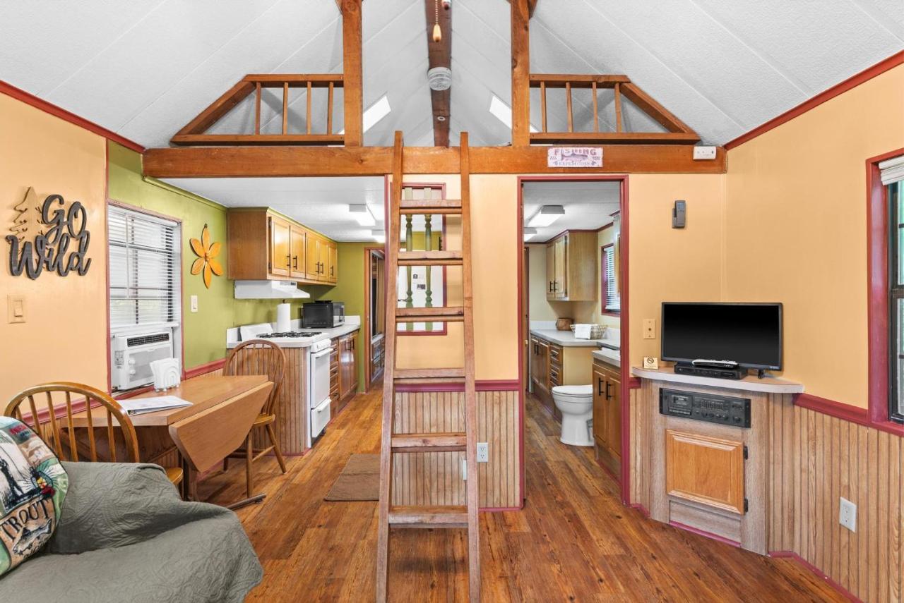  | Cascades Inn