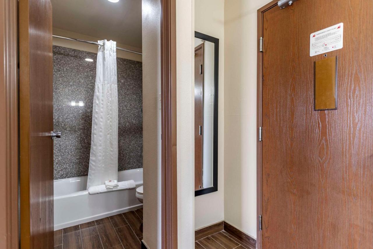 Standard King Room - Non-Smoking at Comfort Inn Tulsa Midtown