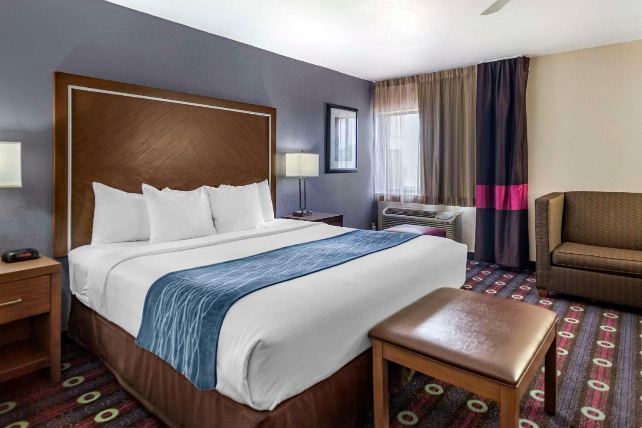 King Suite with Sofa Bed - Non-Smoking at Comfort Inn Tulsa Midtown