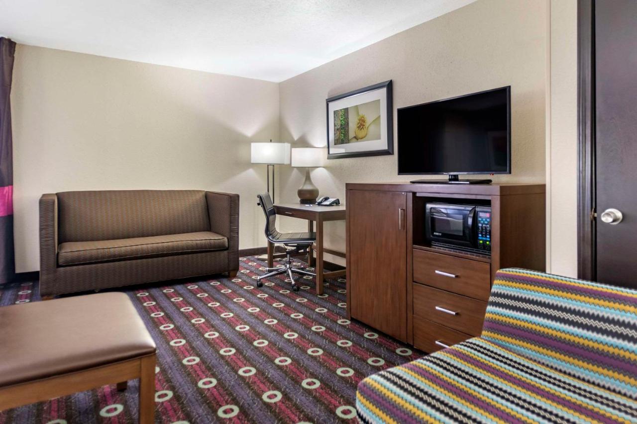 King Suite with Sofa Bed - Non-Smoking at Comfort Inn Tulsa Midtown