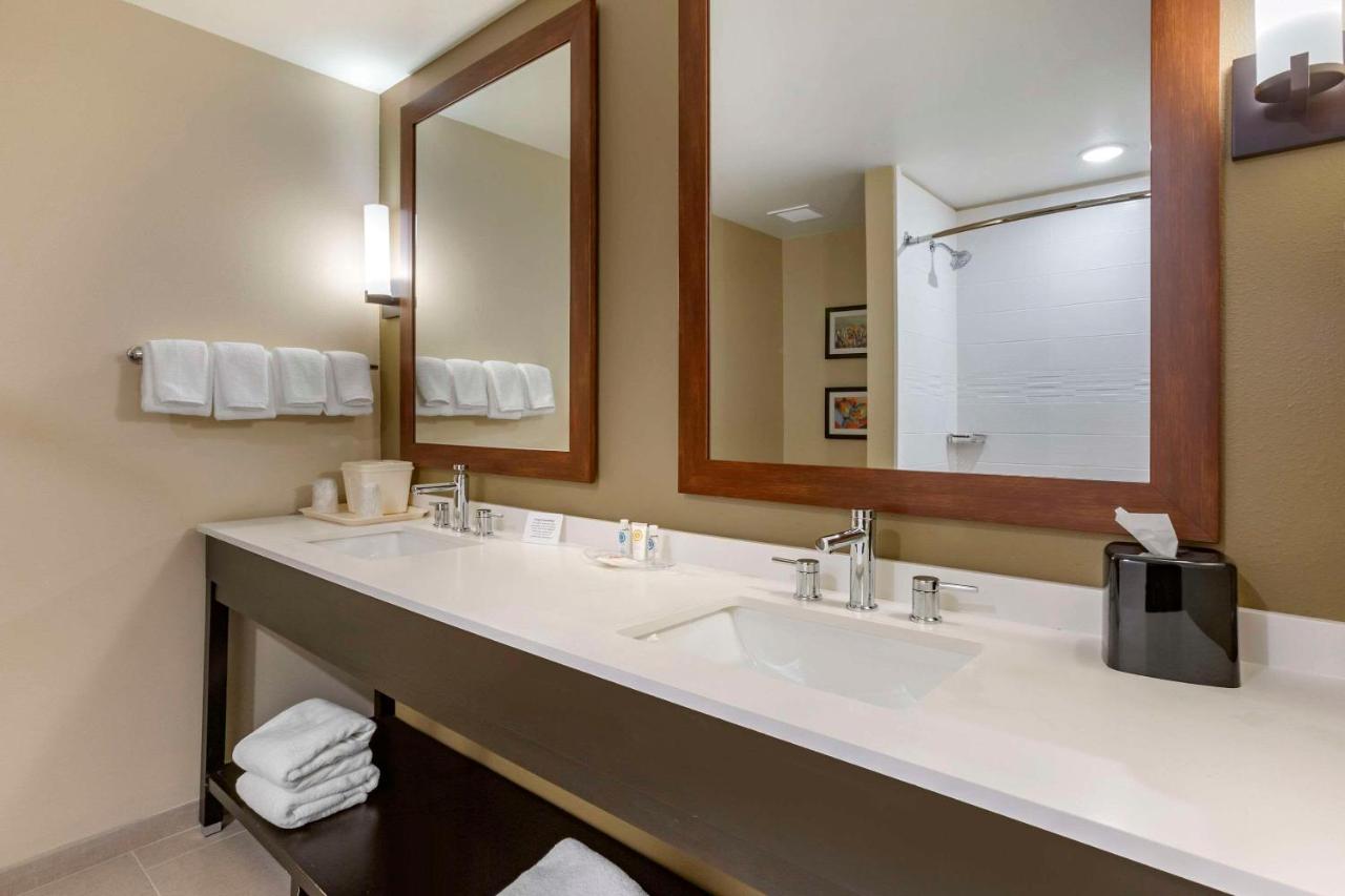 Queen Suite with Two Queen Beds - Non-Smoking at Comfort Suites Albuquerque Airport