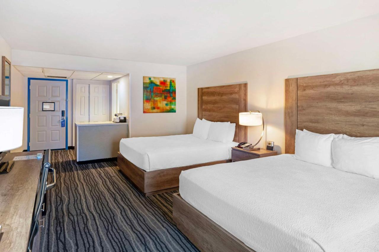 Queen Room with Two Queen Beds - Non-Smoking at Best Western Posada Royale Hotel & Suites