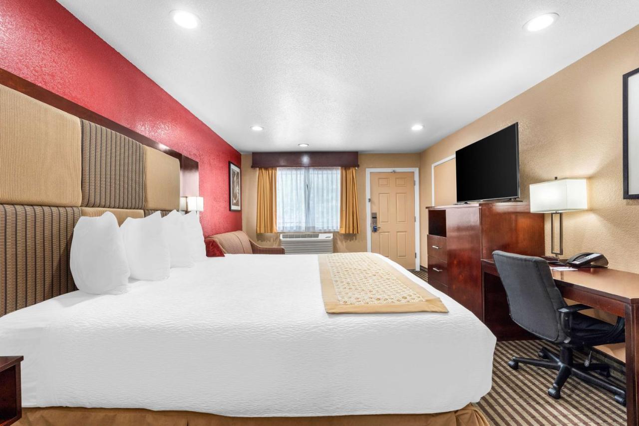 | Best Western Plus Yosemite Way Station