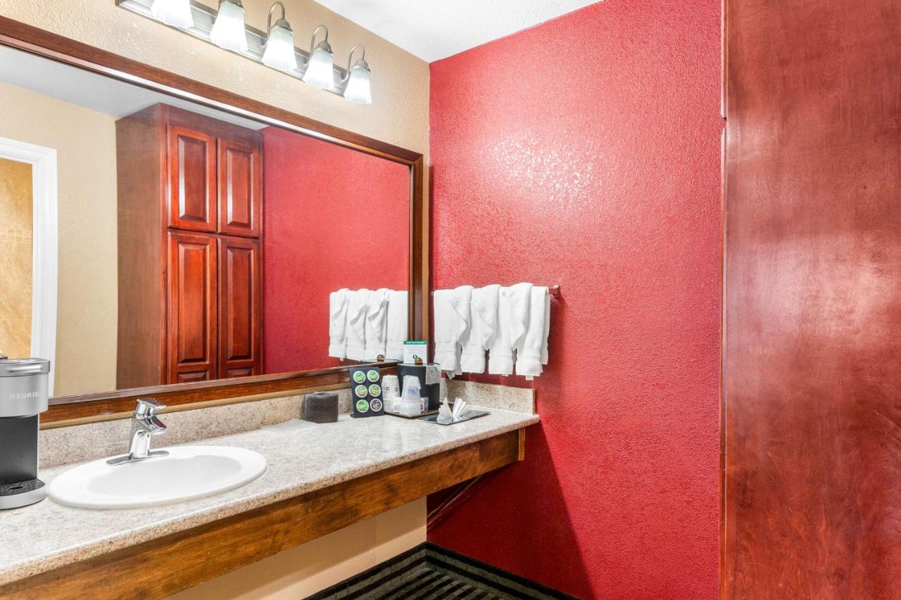 | Best Western Plus Yosemite Way Station