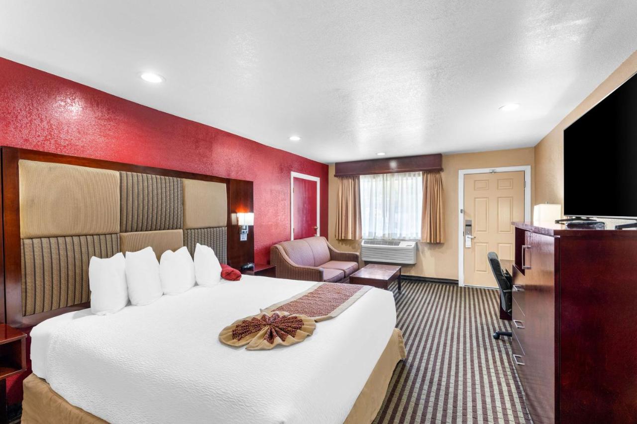 | Best Western Plus Yosemite Way Station
