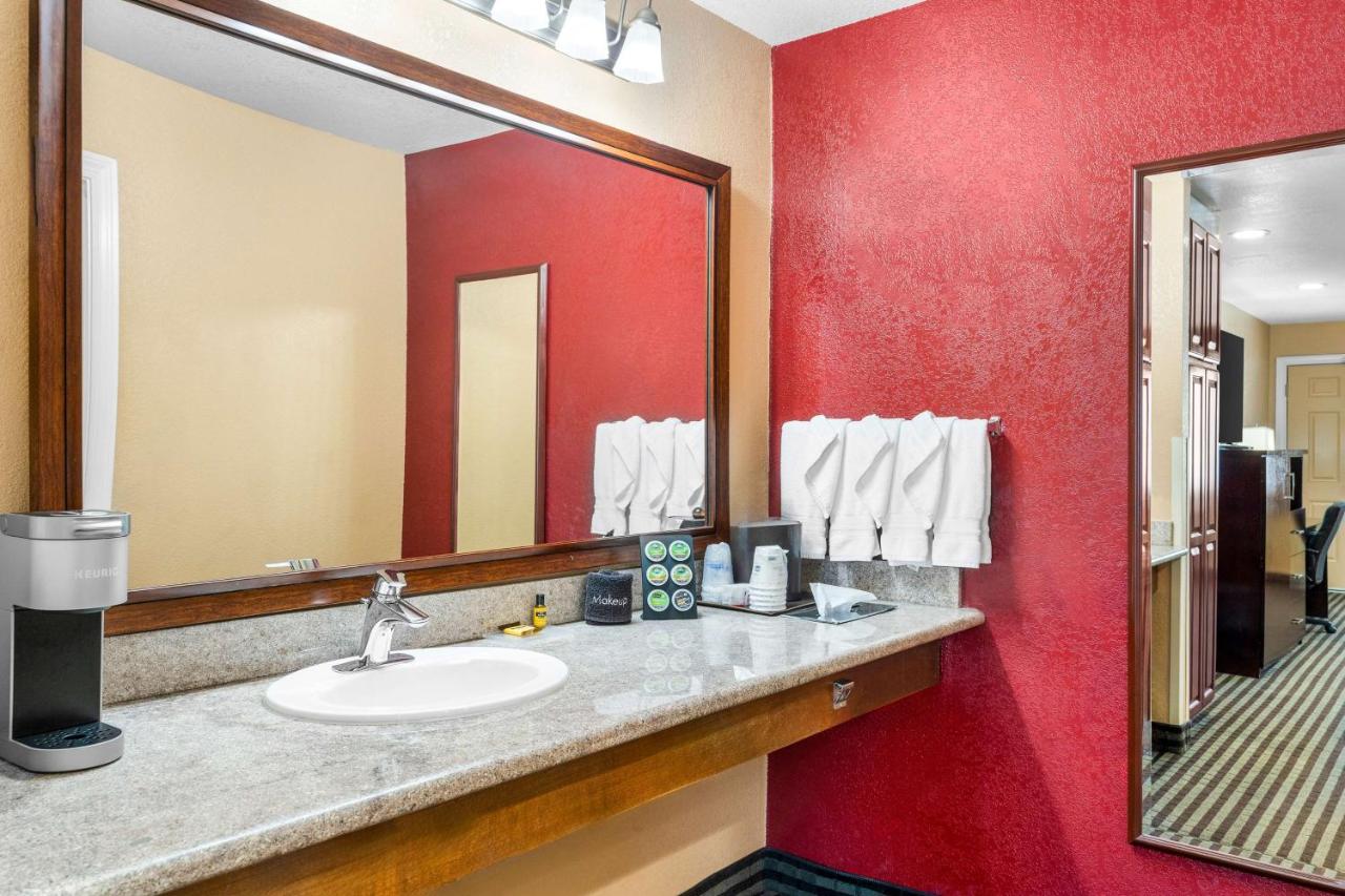 | Best Western Plus Yosemite Way Station