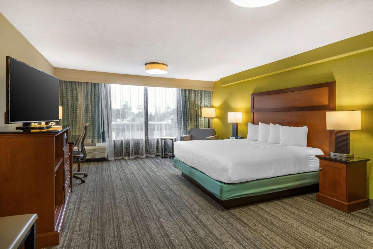 King Room with Sofa Bed at Best Western Plus Houston Energy Corridor