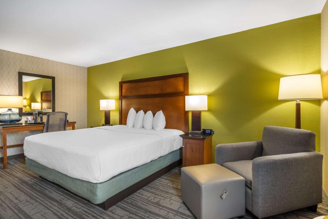 King Room at Best Western Plus Houston Energy Corridor