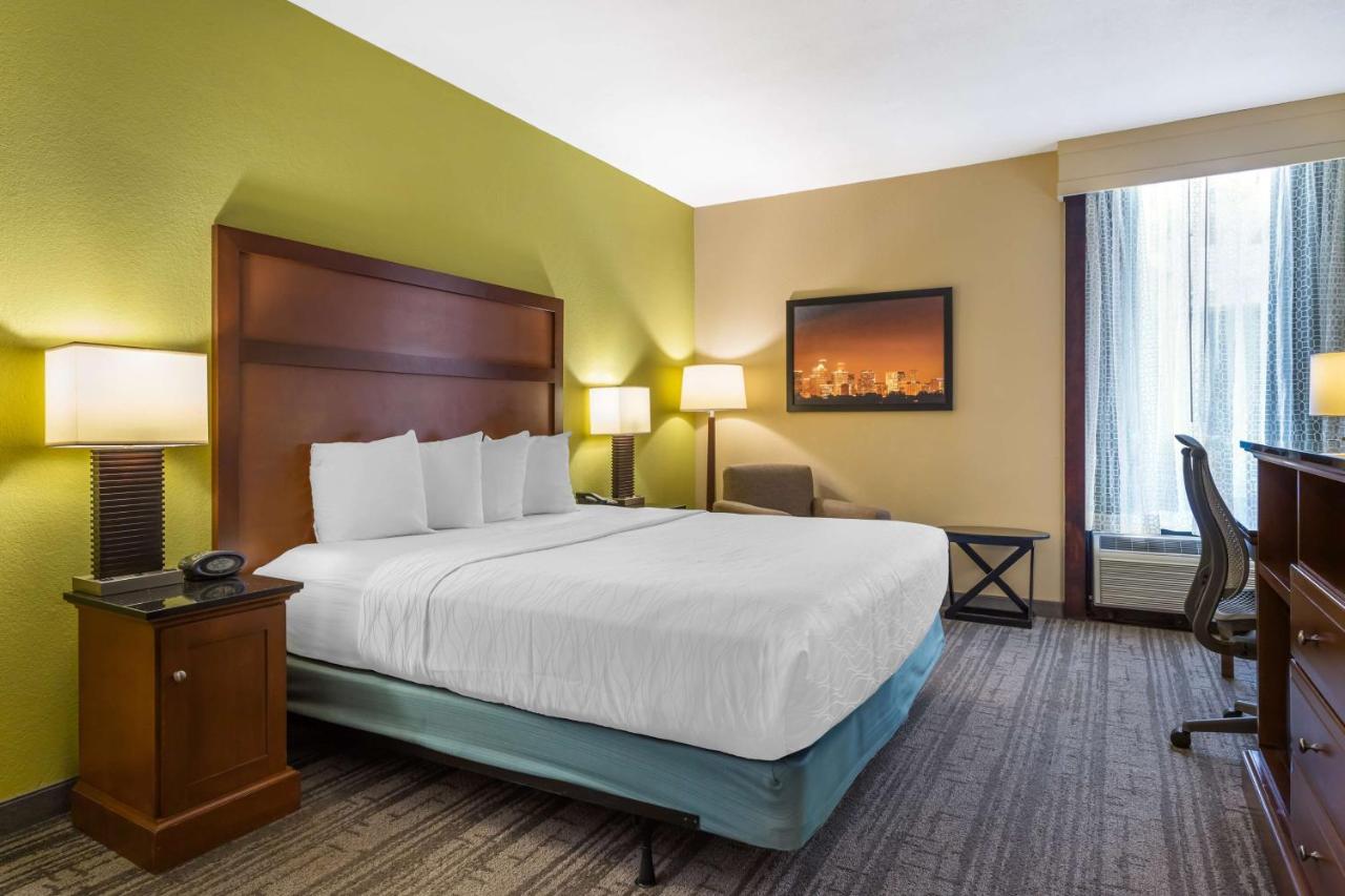 King Room with Roll-In Shower - Disability Access at Best Western Plus Houston Energy Corridor