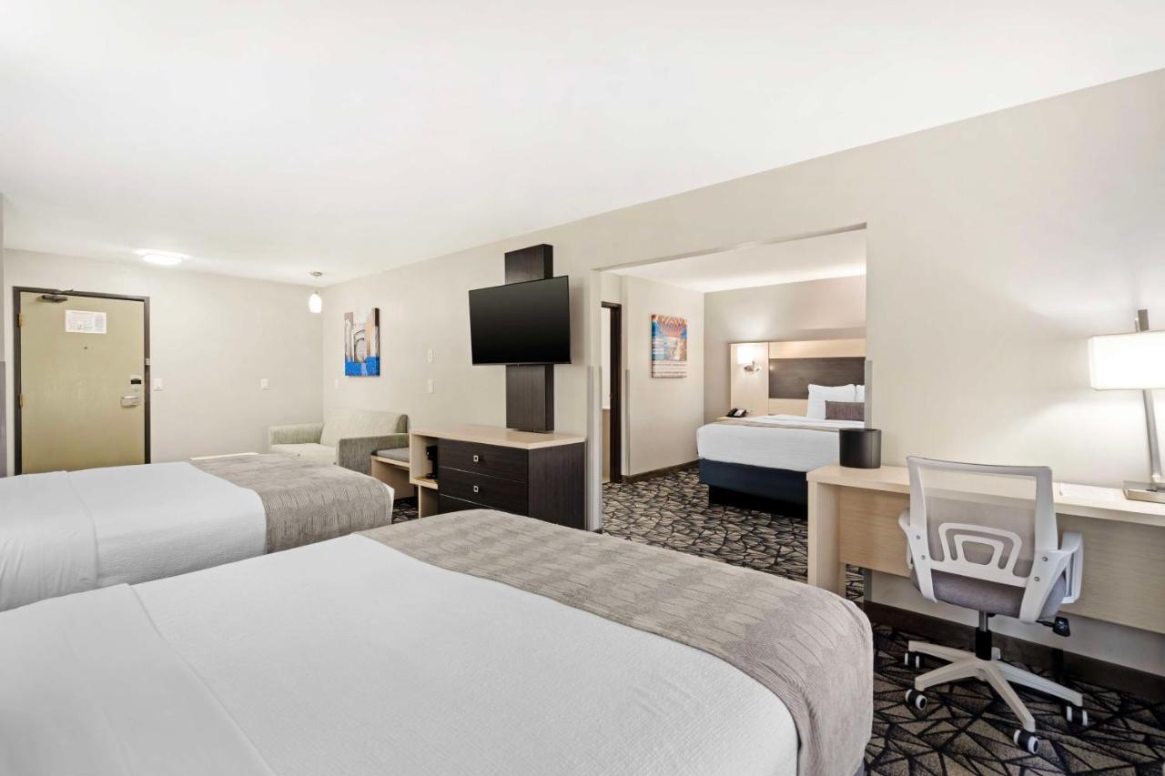 Suite with Jetted Tub at Best Western Morton Inn