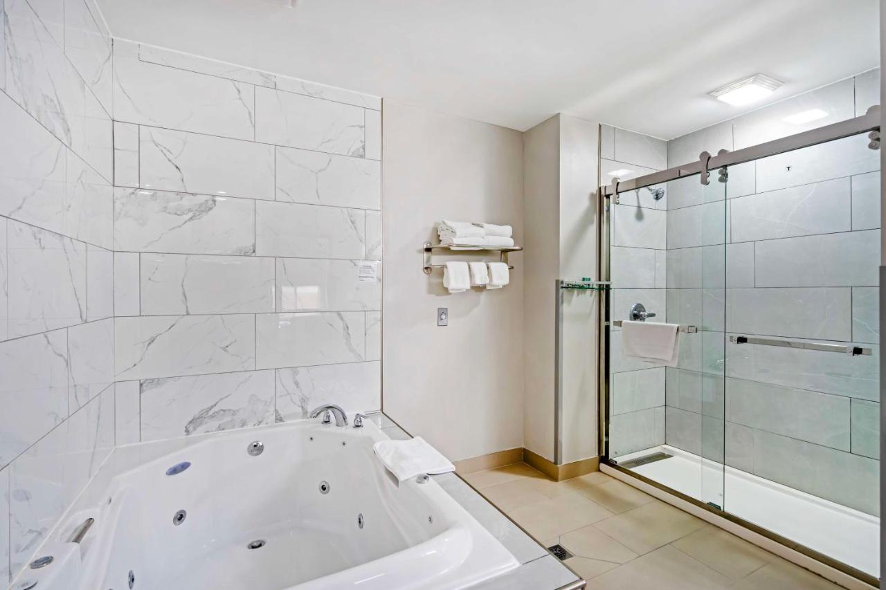 Suite with Jetted Tub at Best Western Morton Inn