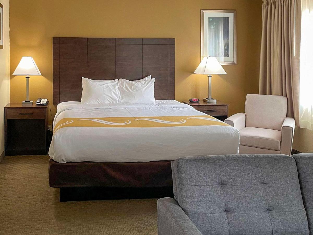 King Room - Non-Smoking at Quality Inn Ontario