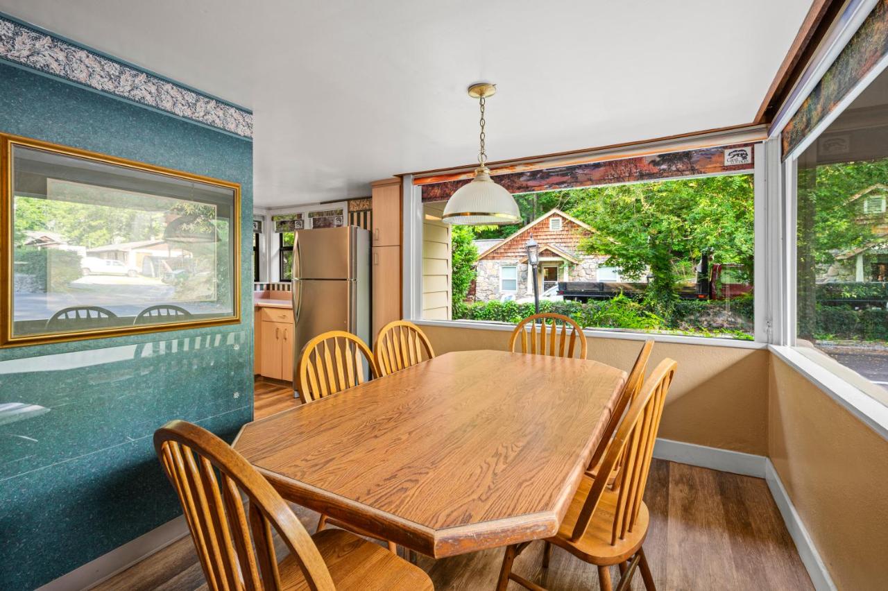 | Carr's Northside Hotel and Cottages