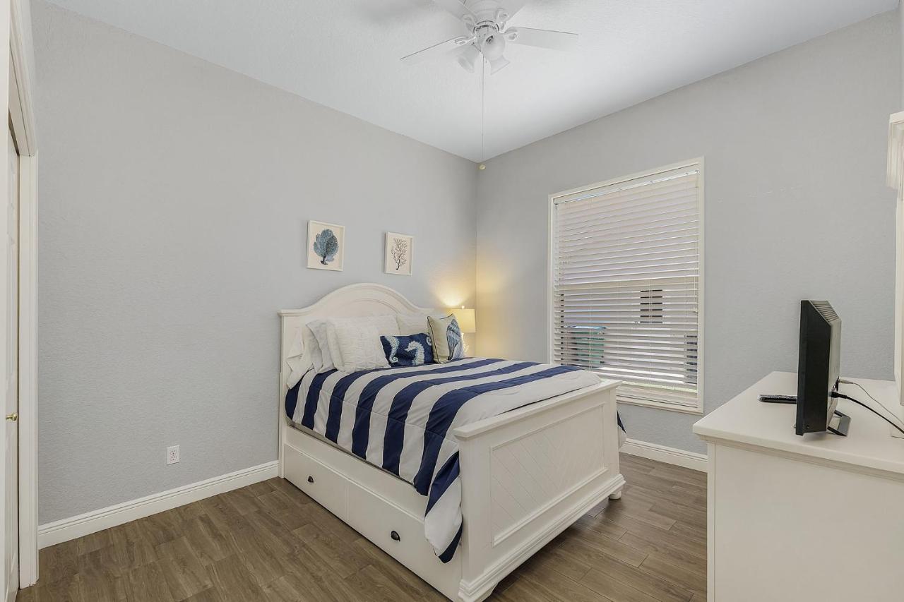 | Waterfront Villa Ocean Drive ID1431