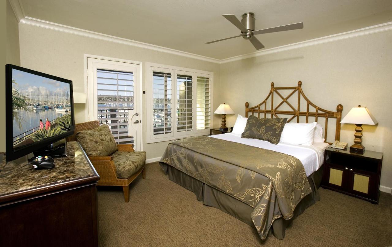 King Room with Bath Tub - Disability Access at Best Western Plus Island Palms Hotel & Marina