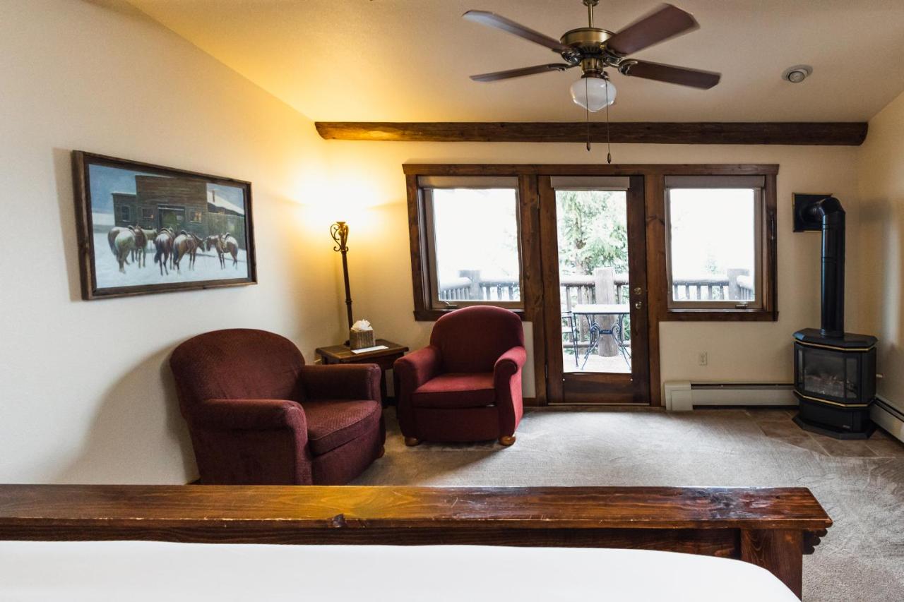  | Taharaa Mountain Lodge