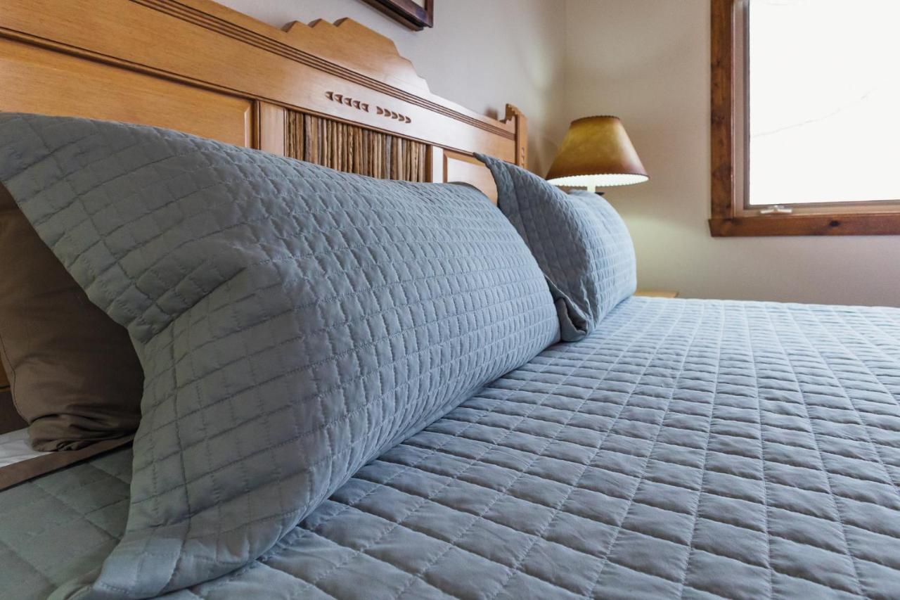 Superior King Suite at Taharaa Mountain Lodge
