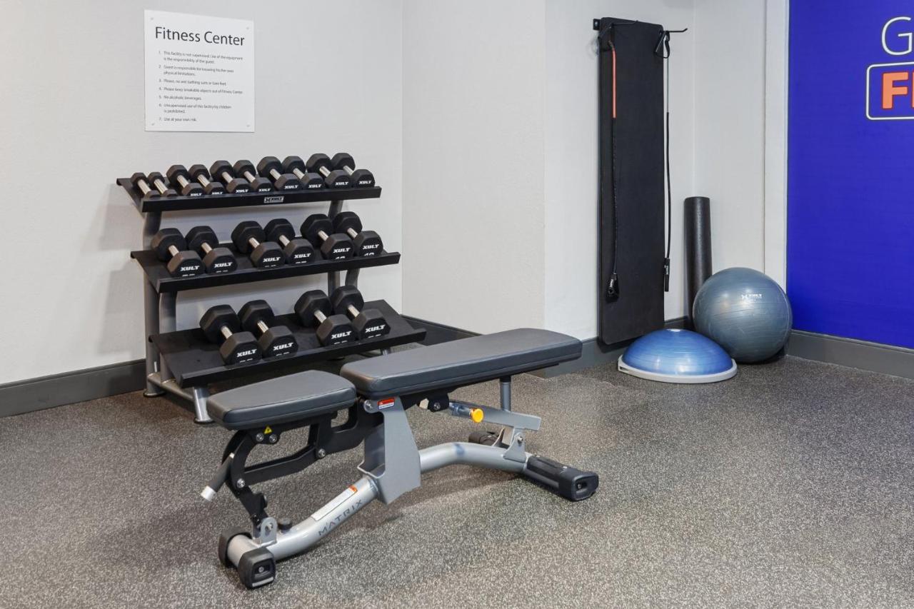 | Holiday Inn Express & Suites Carmel North – Westfield, an IHG Hotel