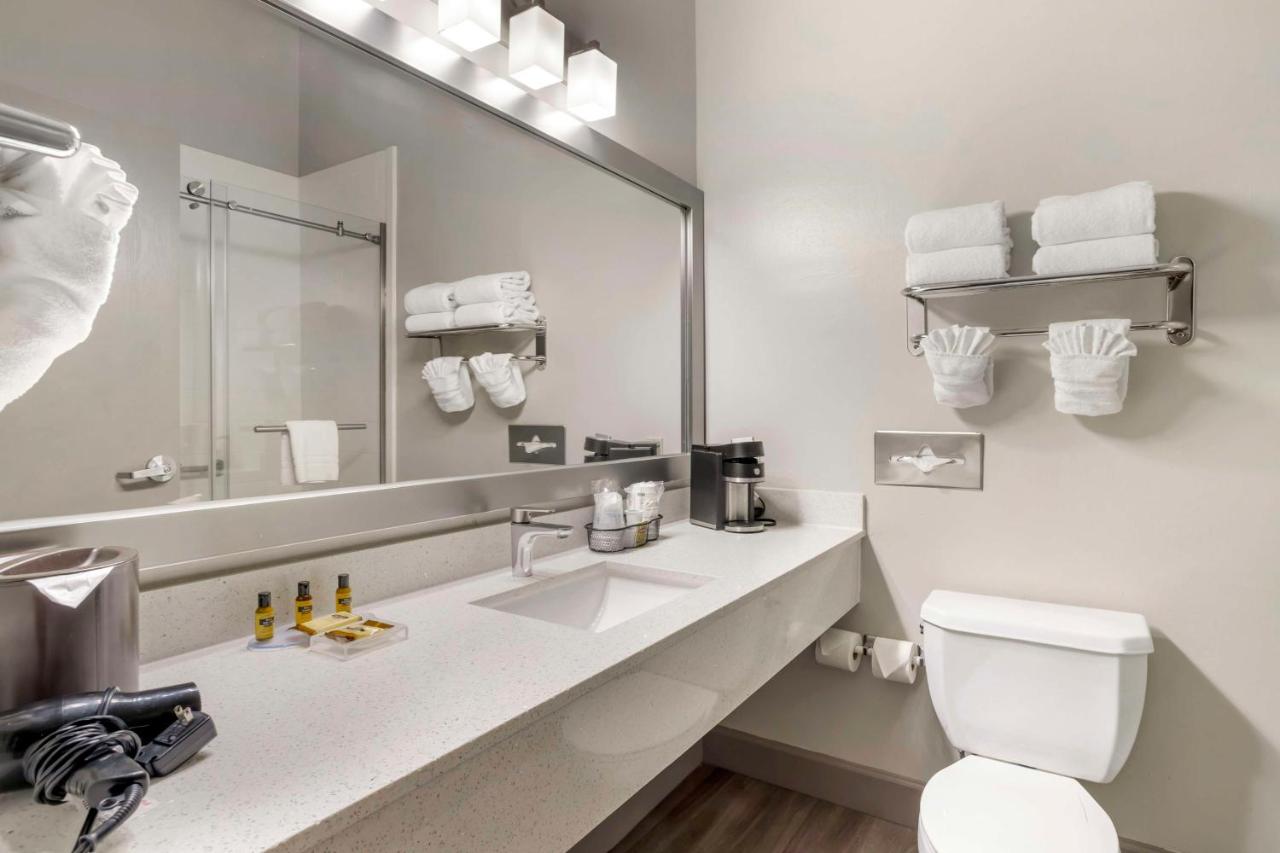 Queen Room with Two Queen Beds - Non-Smoking at Best Western Plus Hobby Airport Inn & Suites