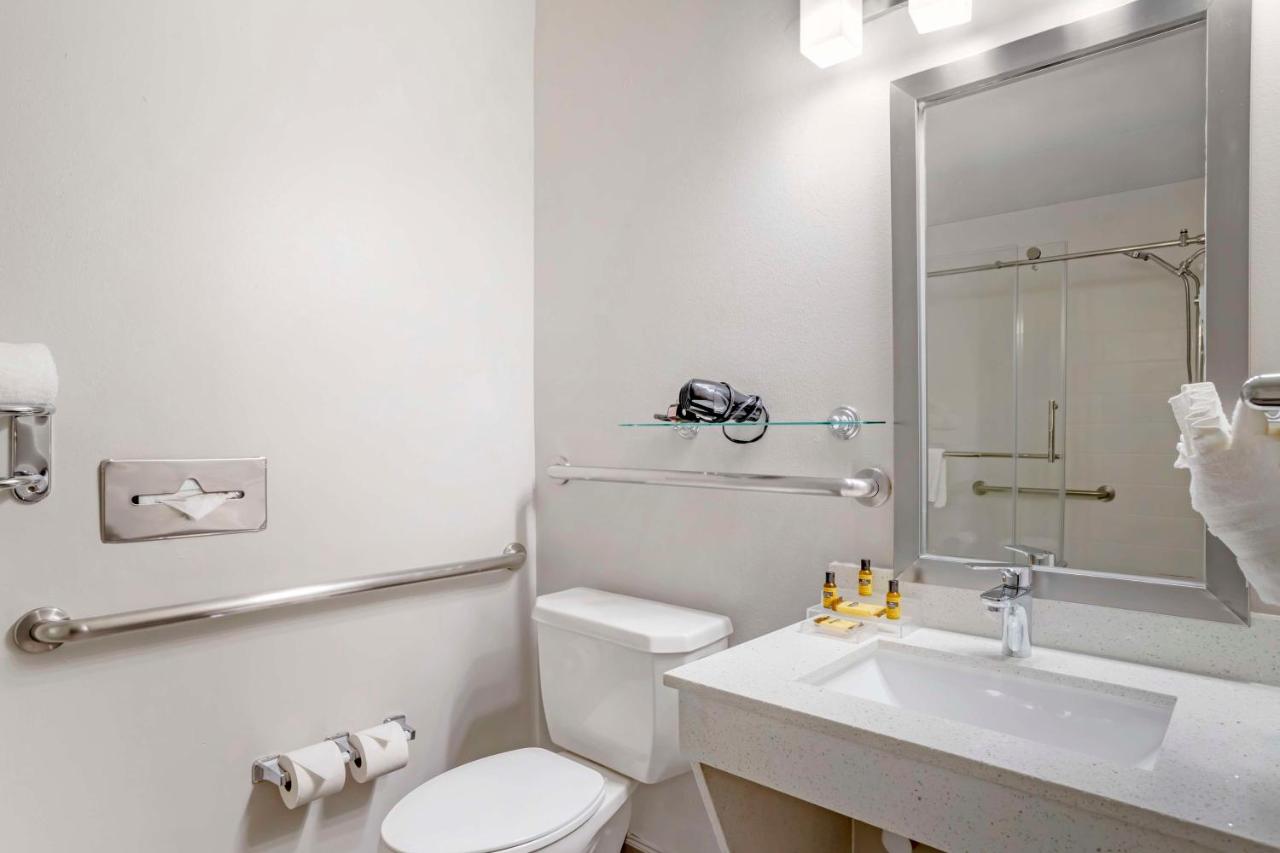  | Best Western Plus Hobby Airport Inn & Suites