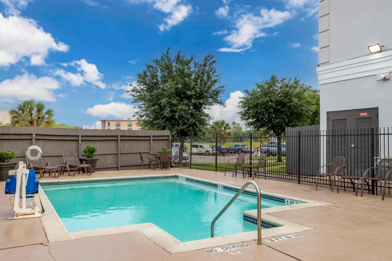  | Best Western Plus Hobby Airport Inn & Suites