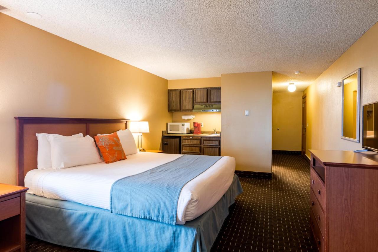 | Ebb Tide Oceanfront Inn