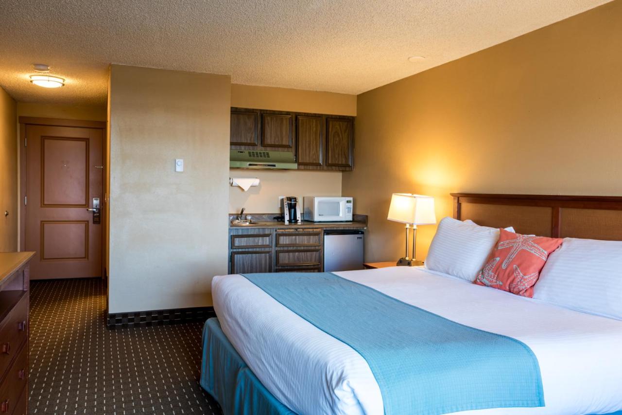 | Ebb Tide Oceanfront Inn