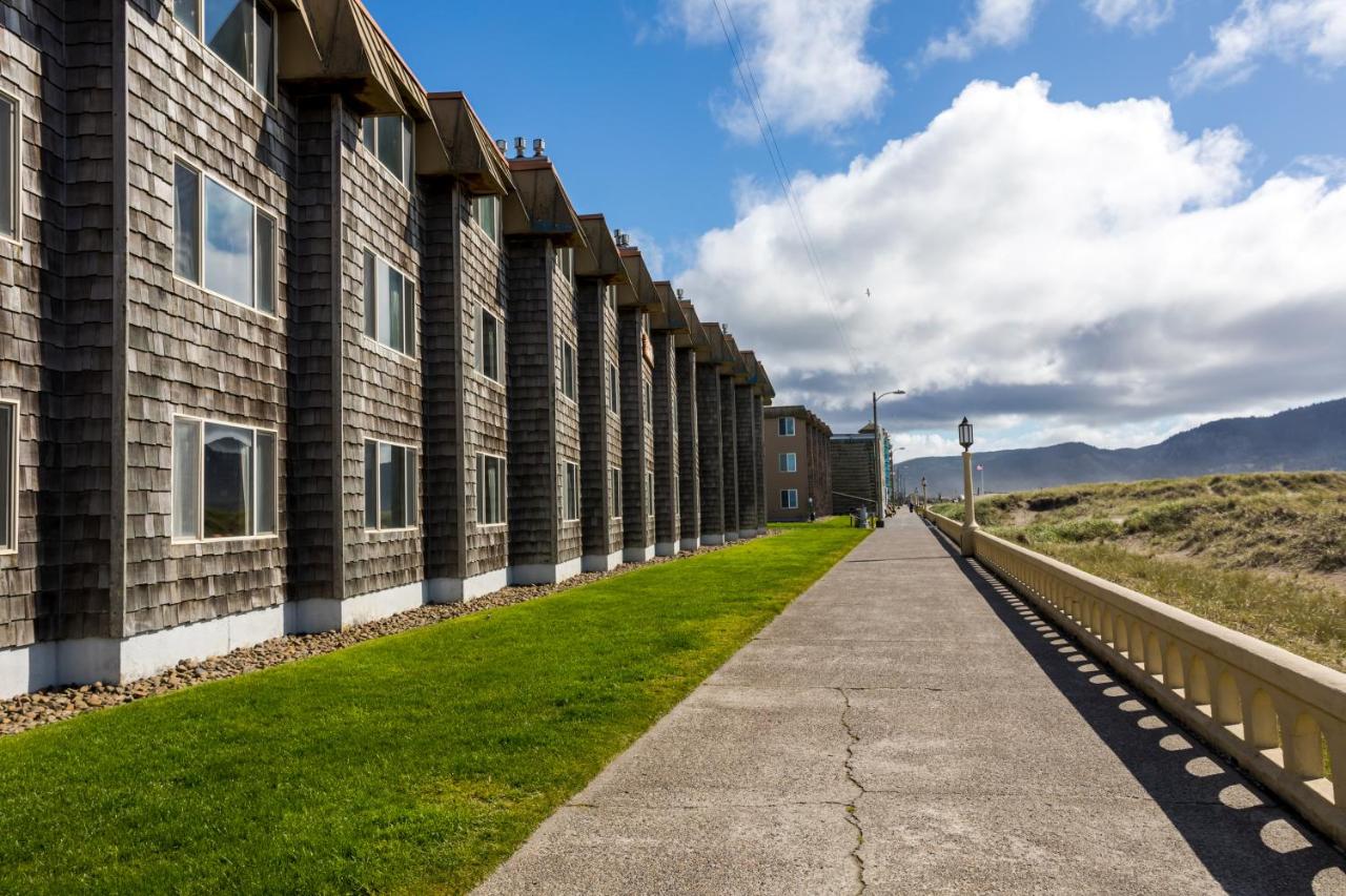 | Ebb Tide Oceanfront Inn