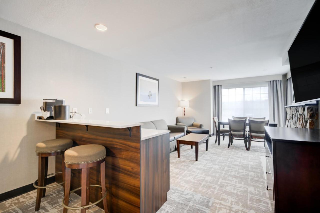 Deluxe Suite at Holiday Inn West Yellowstone by IHG.