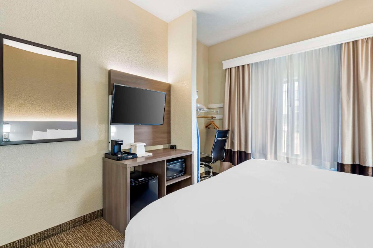 Queen Room with Two Queen Beds and Roll-In Shower - Accessible/Non-Smoking at Comfort Suites Merrillville near US 30
