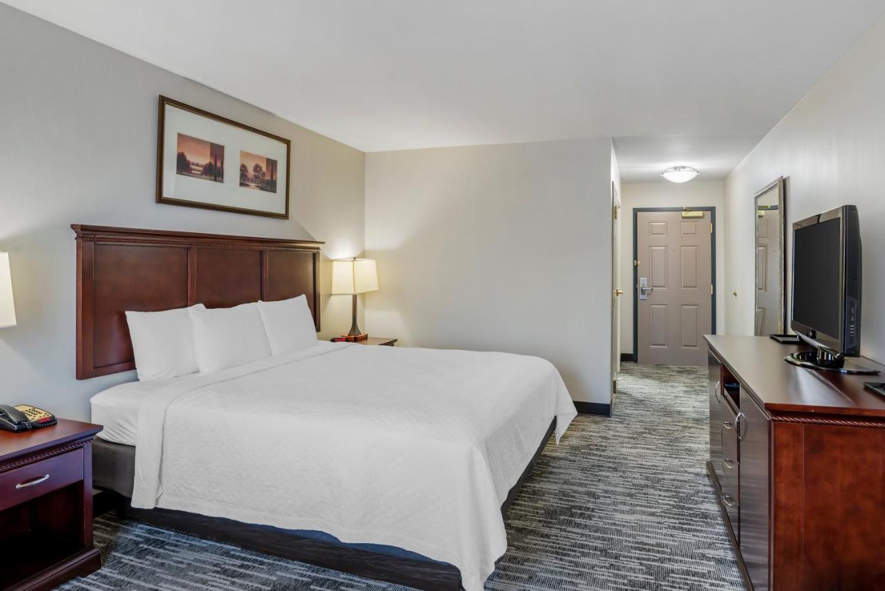 King Room at Country Inn & Suites by Radisson, Ashland - Hanover, VA