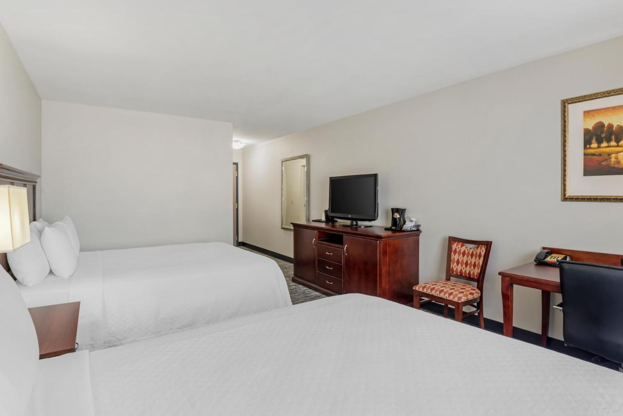 Queen Room with Two Queen Beds at Country Inn & Suites by Radisson, Ashland - Hanover, VA