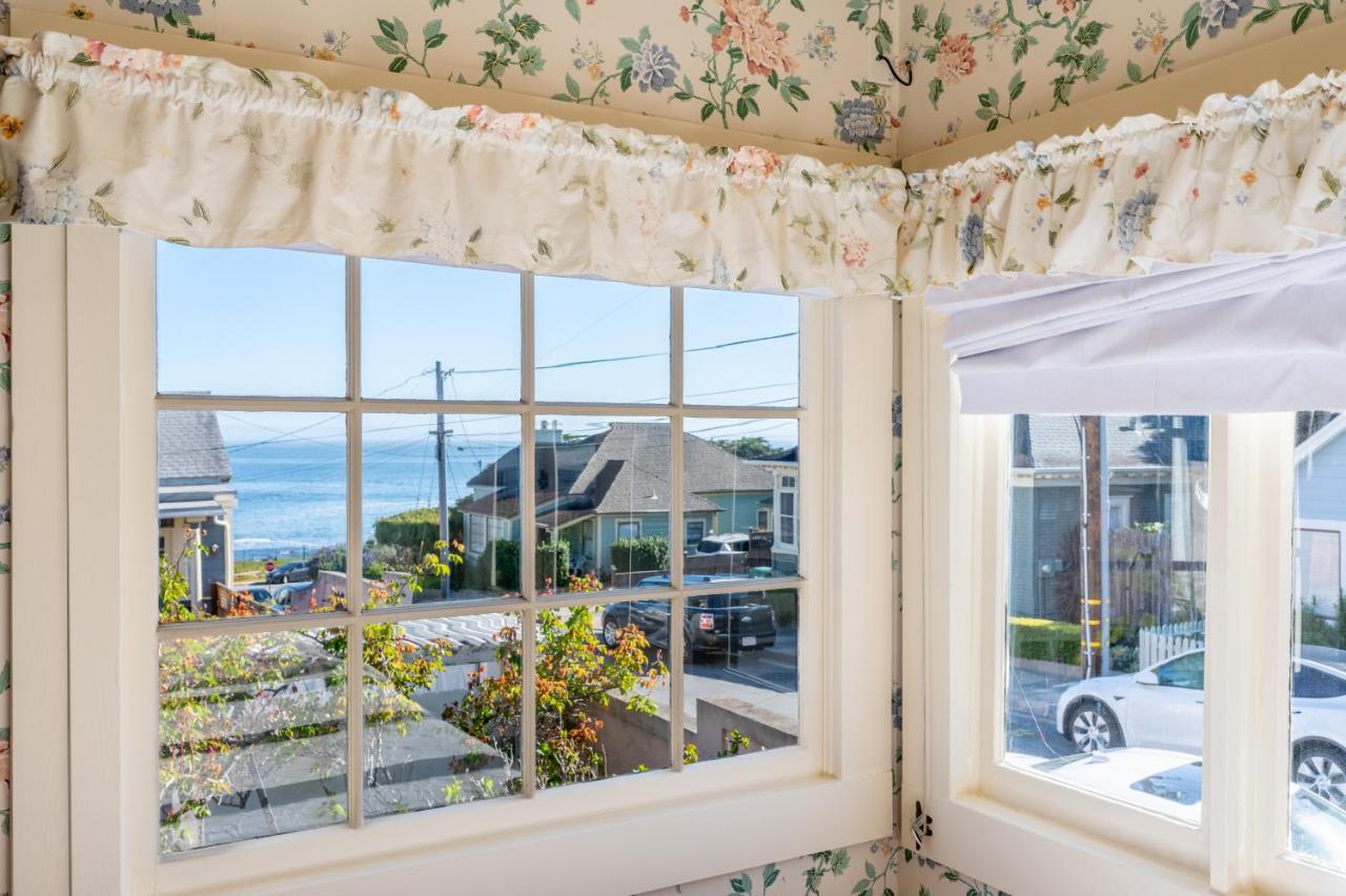 | Martine Inn