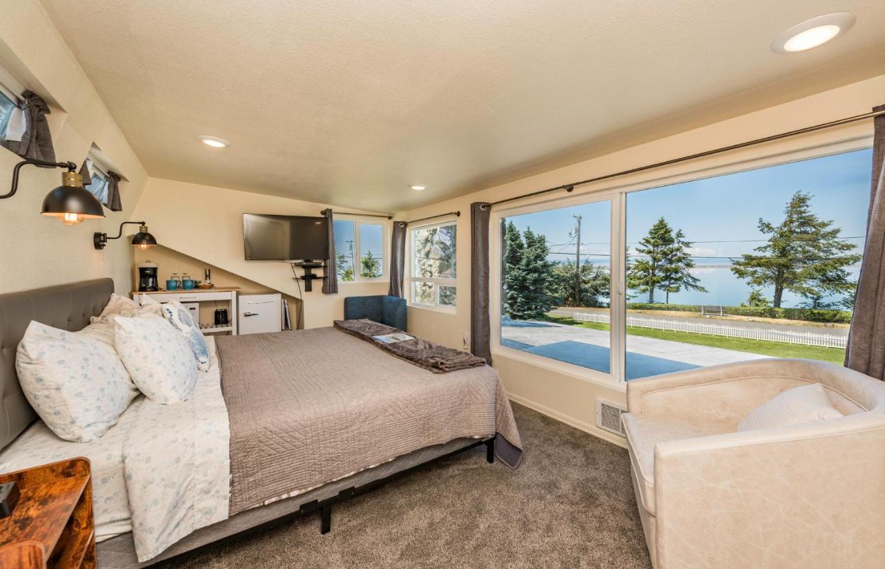 | Juan de Fuca Cottages
