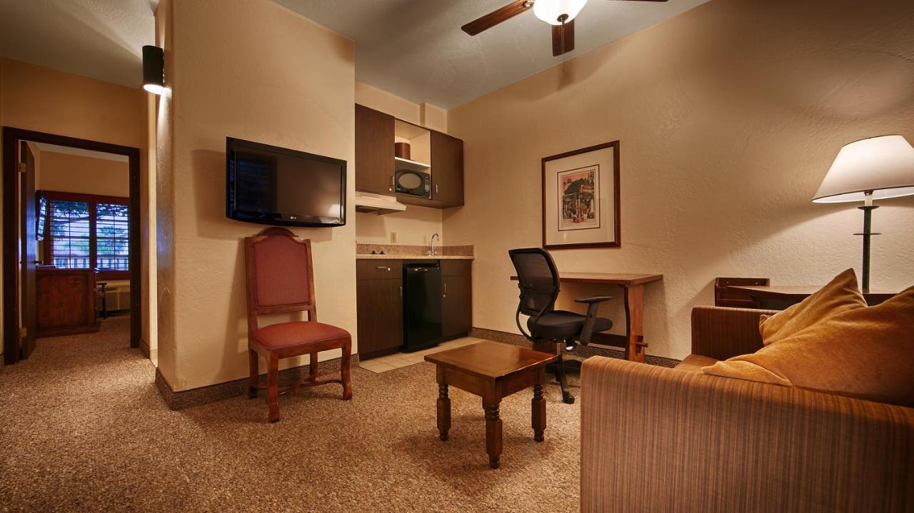 Deluxe King Room at Best Western Plus Hacienda Hotel Old Town