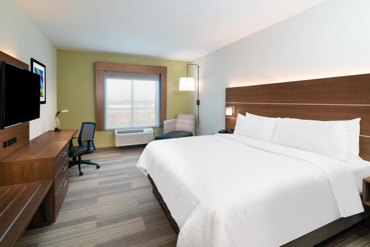 | Holiday Inn Express & Suites - St Peters, an IHG Hotel
