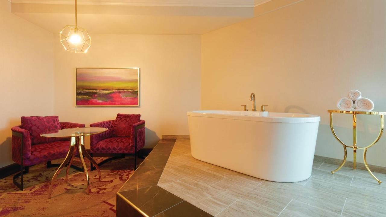 CORNER SPA SUITE 1 KING NON-SMOKING at Eldorado Reno Hotel & Casino - A Caesars Rewards Destination