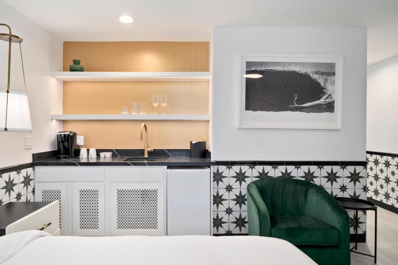 | Casablanca Inn
