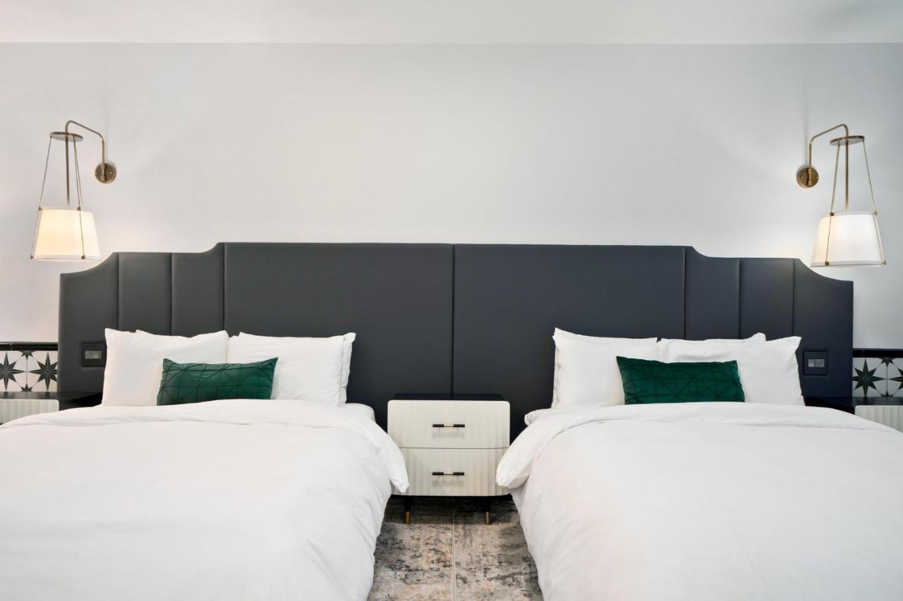 | Casablanca Inn