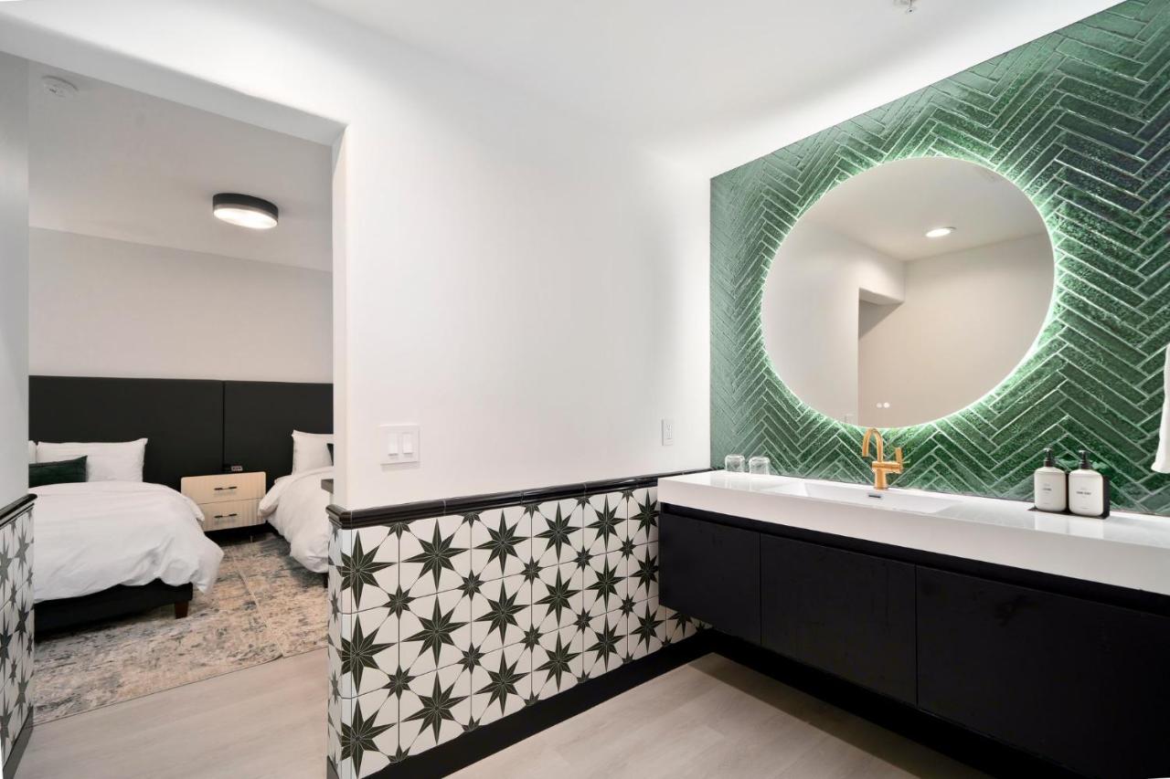 Queen Room - Accessible at Casablanca Inn