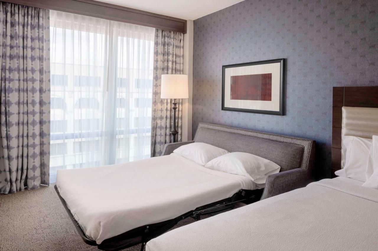 Deluxe King Room - Hearing Accessible at Hilton Garden Inn Washington DC/Georgetown Area