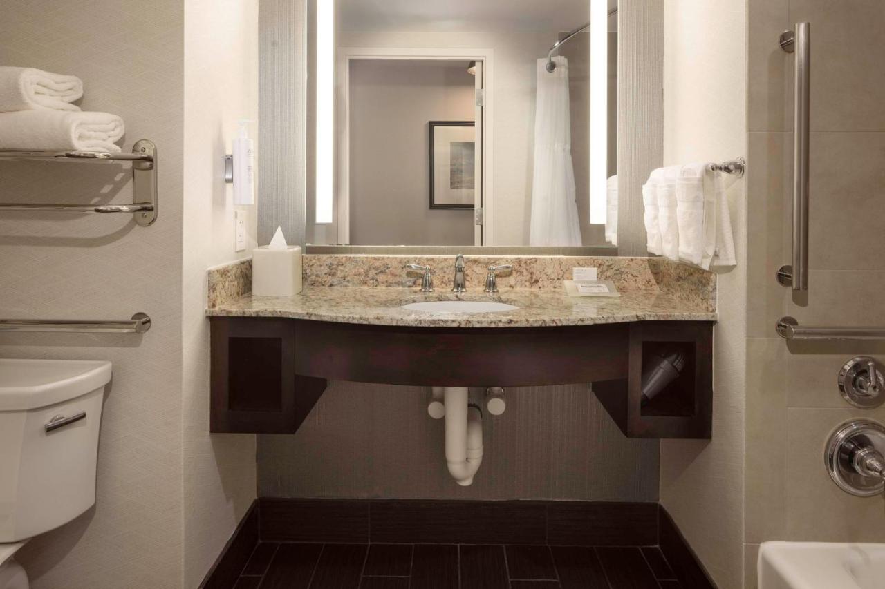 Queen Room with Two Queen Beds - Disability Access at Hilton Garden Inn Washington DC/Georgetown Area