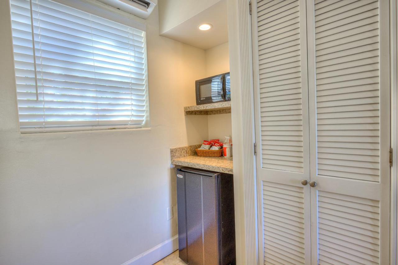 | La Fiesta Ocean Inn & Suites