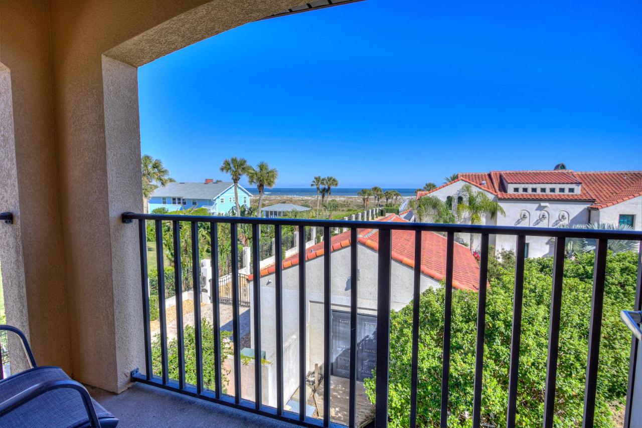 | La Fiesta Ocean Inn & Suites