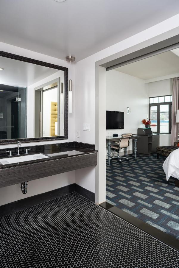  | Padre Hotel
